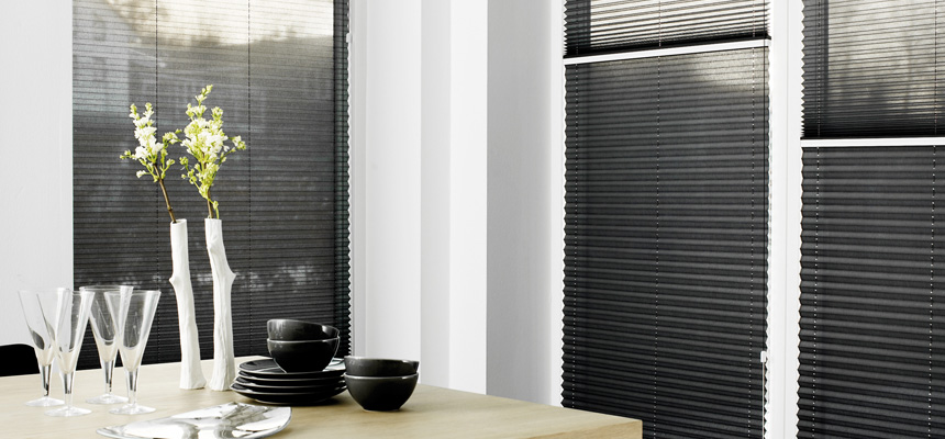 Store plissé noir sur mesure